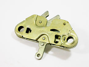 Latch mechanism for rear trunk lid Fastback Spider